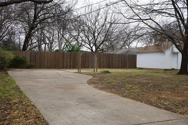 $1,650 | 1325 Barnes Drive, Arlington, TX 76013