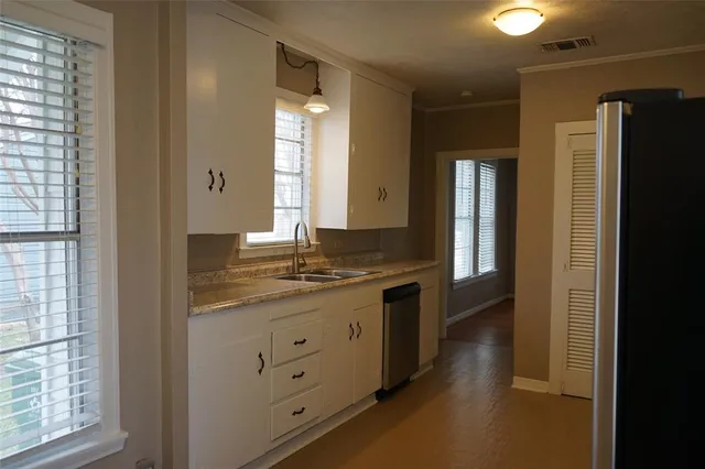 $1,650 | 1325 Barnes Drive, Arlington, TX 76013