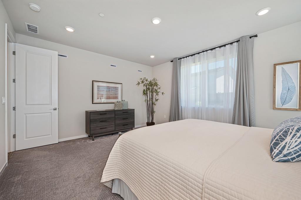 8229 Poppy Rdg Circle Elk Grove, CA 95757 - Photo 35 of 75