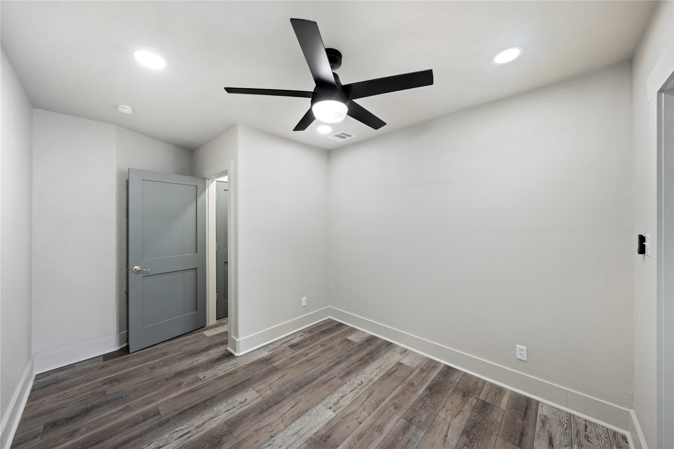 211 North Milby Street, Unit 4 Houston, TX 77003 - Photo 9 of 16 Bedroom