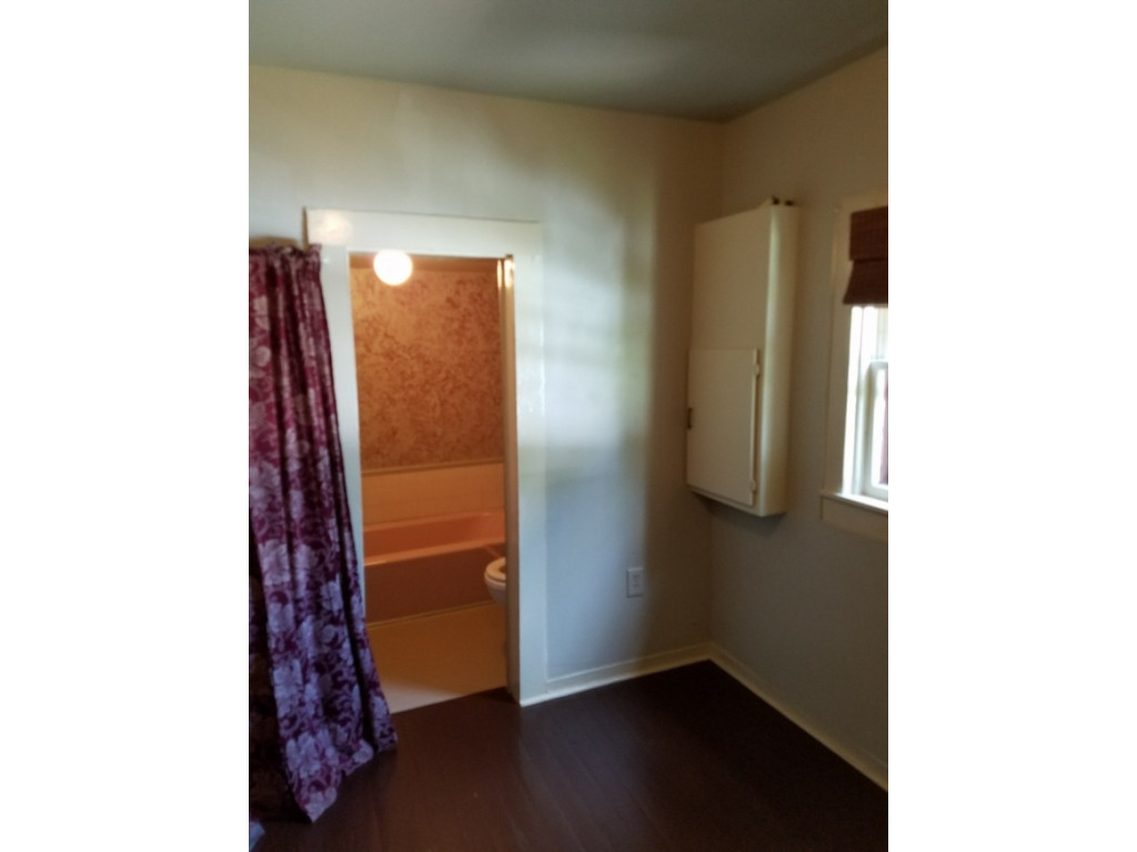 114 Spring Street Jonesborough, TN 37659 - Photo 8 of 16 bath
