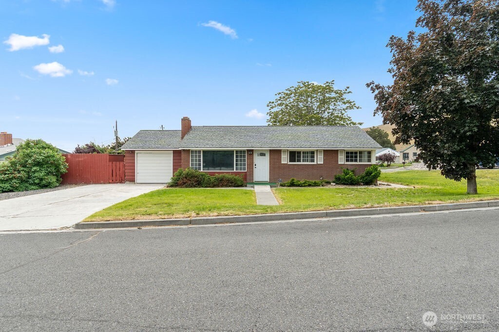 281 Mocliff Road Ephrata, WA 98823 - Photo 1 of 31