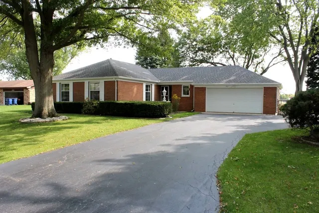 $3,300 | 212 Georgeanna Street, Yorkville, IL 60560