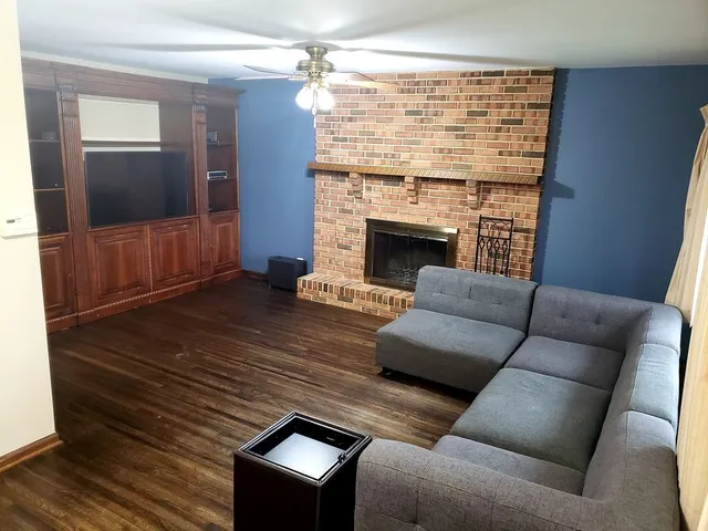 $3,300 | 212 Georgeanna Street, Yorkville, IL 60560