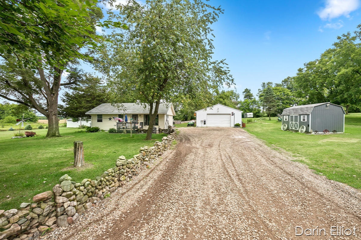 2307 Kellogg Road Ionia, MI 48846 - Photo 1 of 35 IMG_1003
