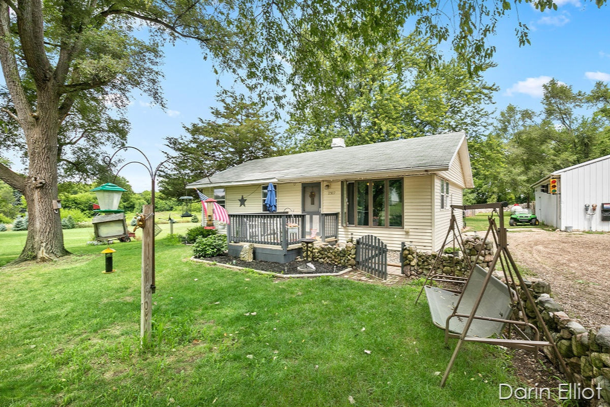 2307 Kellogg Road Ionia, MI 48846 - Photo 3 of 35 IMG_1001