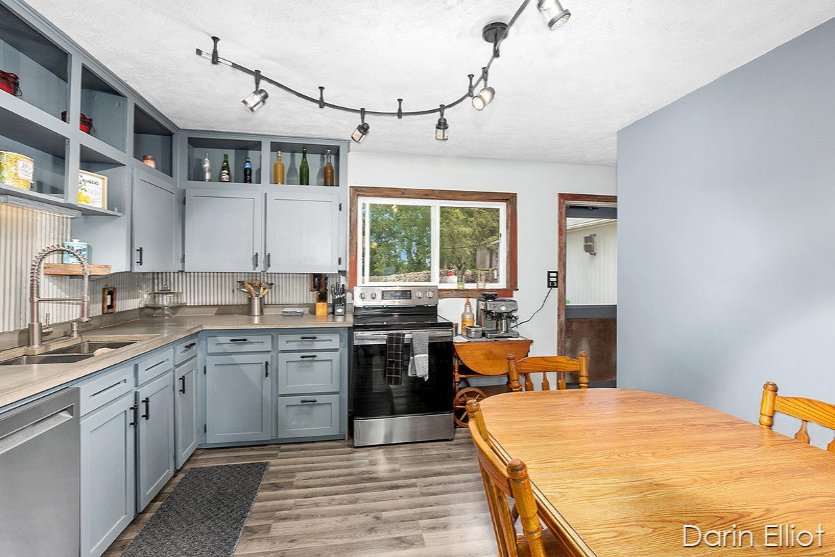 2307 Kellogg Road Ionia, MI 48846 - Photo 10 of 35 IMG_1009