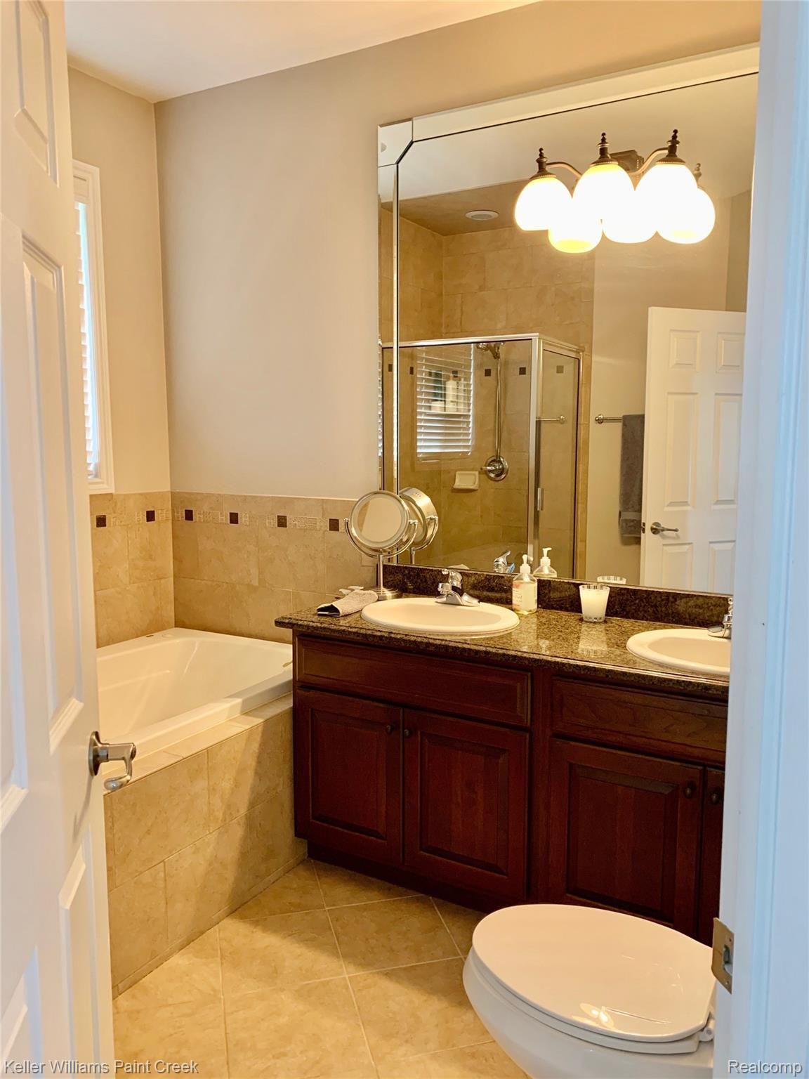 47051 Gloede Road Macomb, MI 48044 - Photo 9 of 20 IMG_2821.jpeg