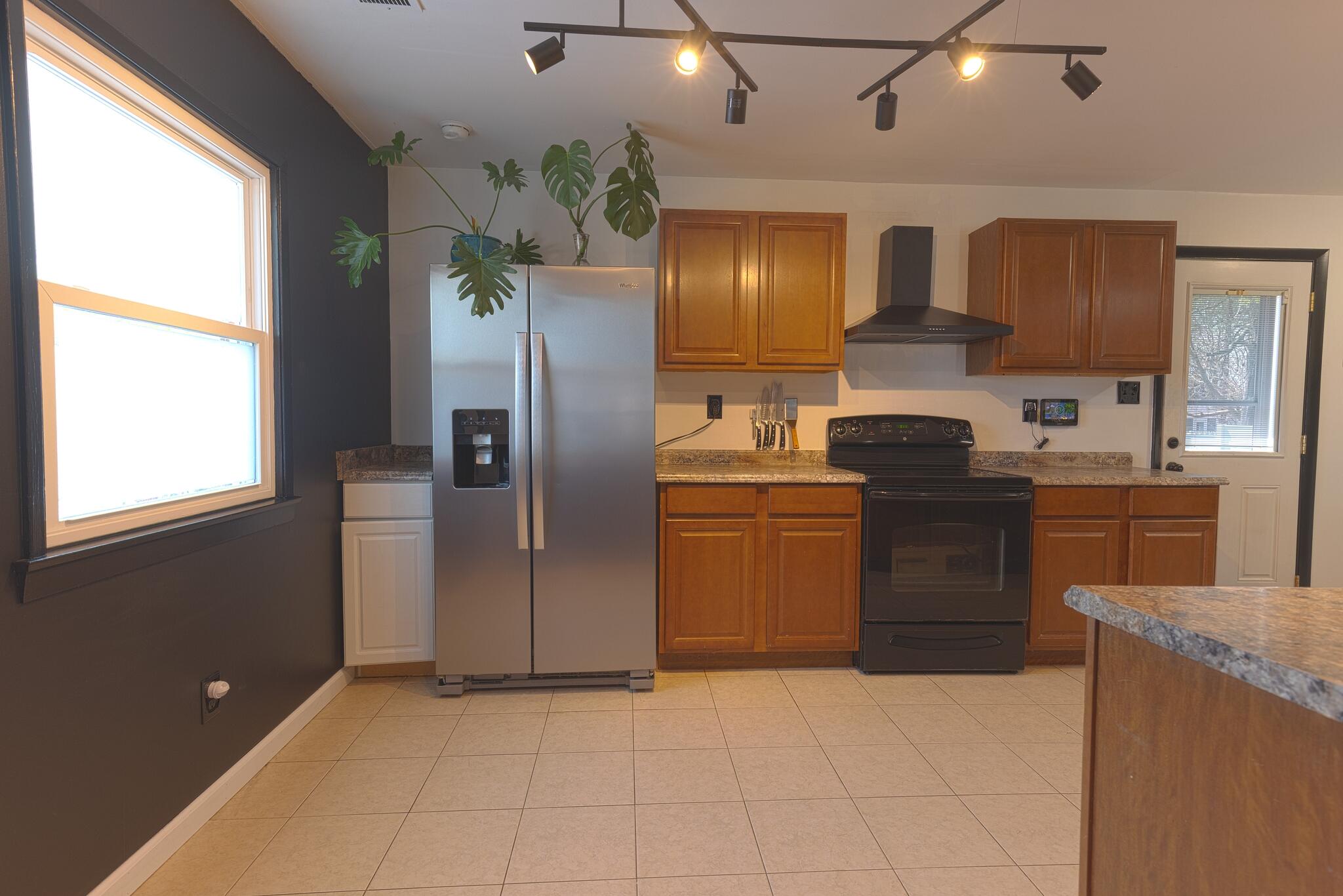 638 Rogers Road Lexington, KY 40505 - Photo 5 of 15 Kitchen 2