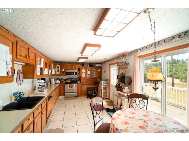 360 Eckloff Road Tillamook, OR 97141 - Photo 5 of 31