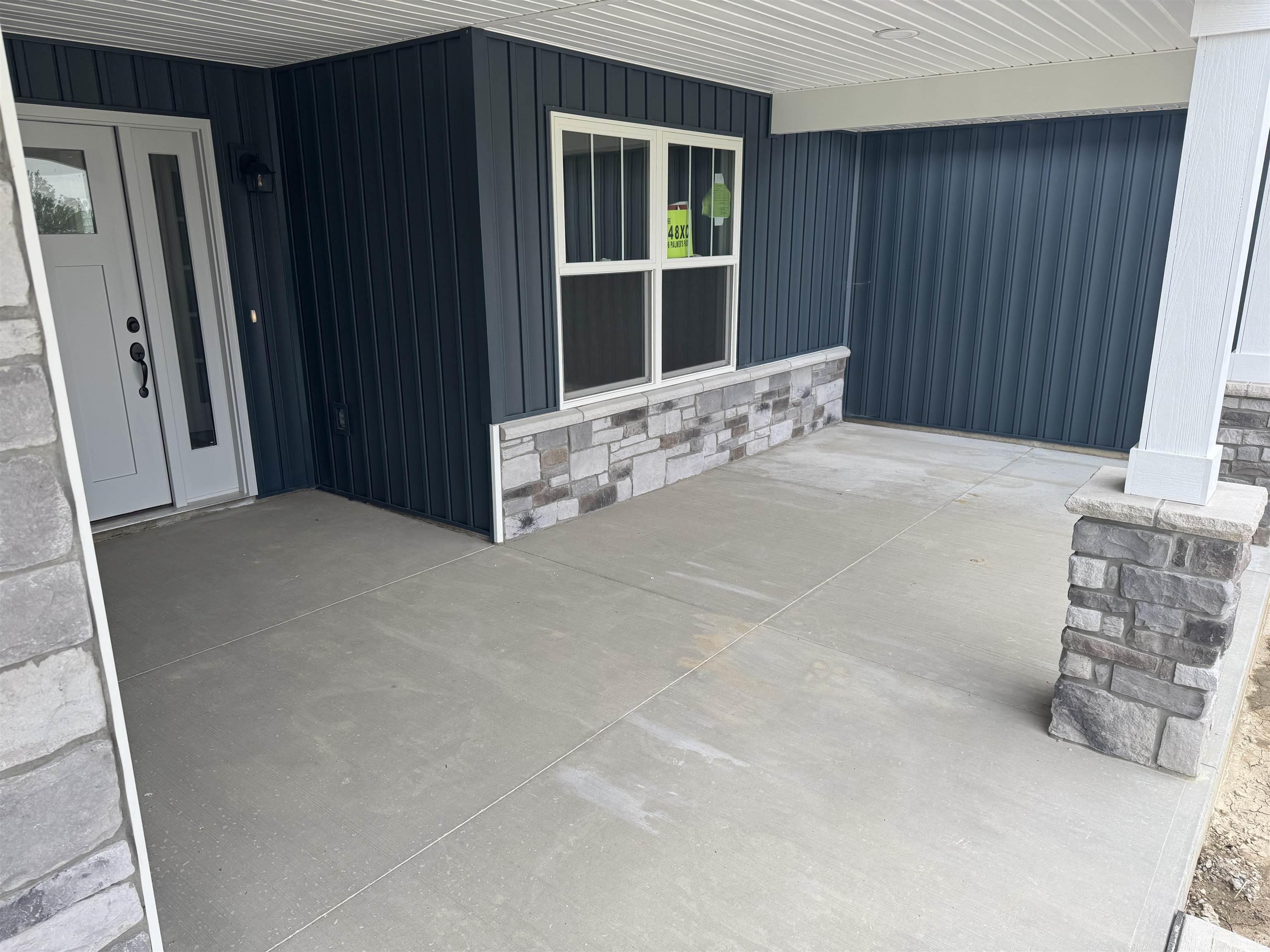 1096 Palmer Pass Decatur, IN 46733 - Photo 2 of 9