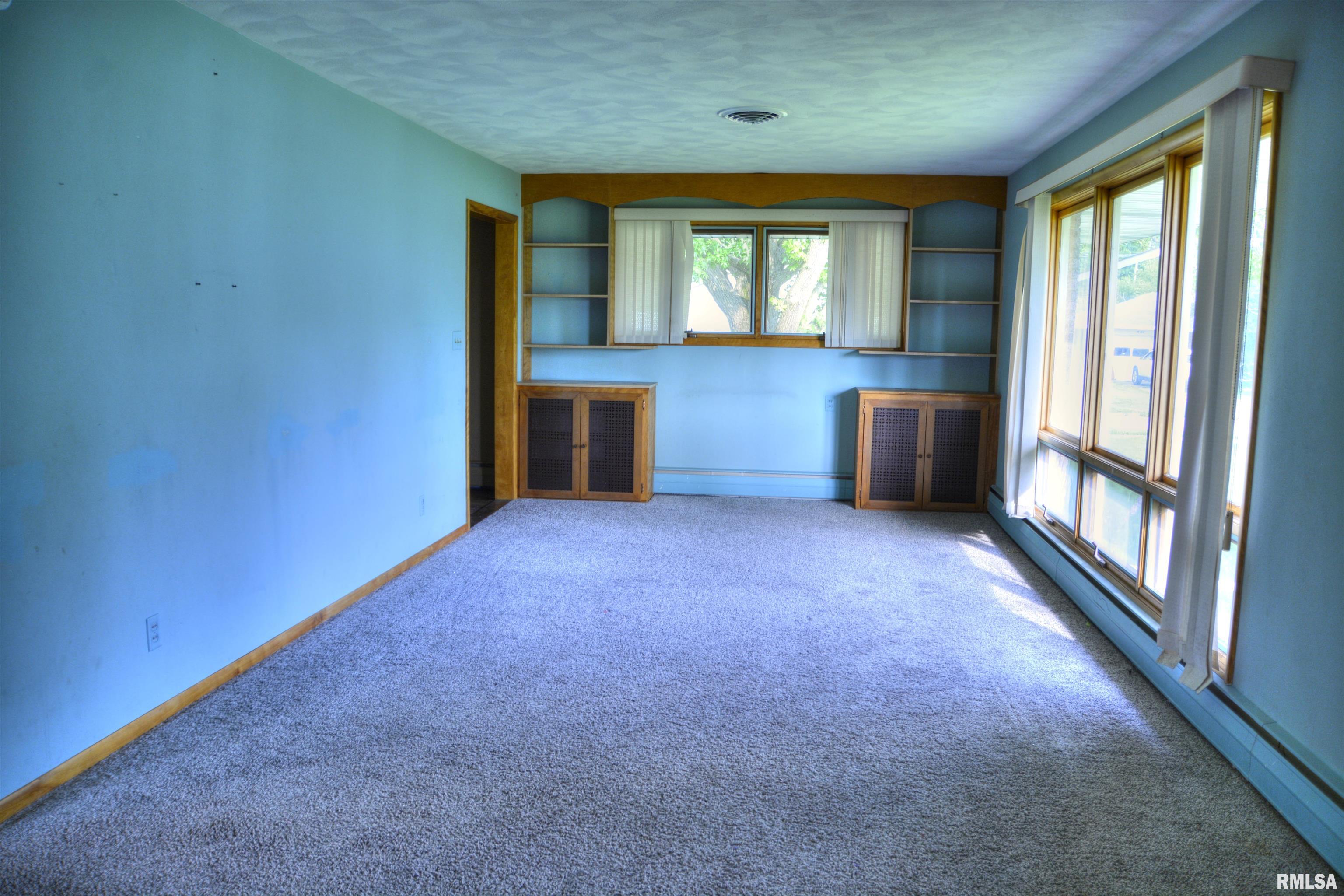 651 North Washington Street Bushnell, IL 61422 - Photo 11 of 29