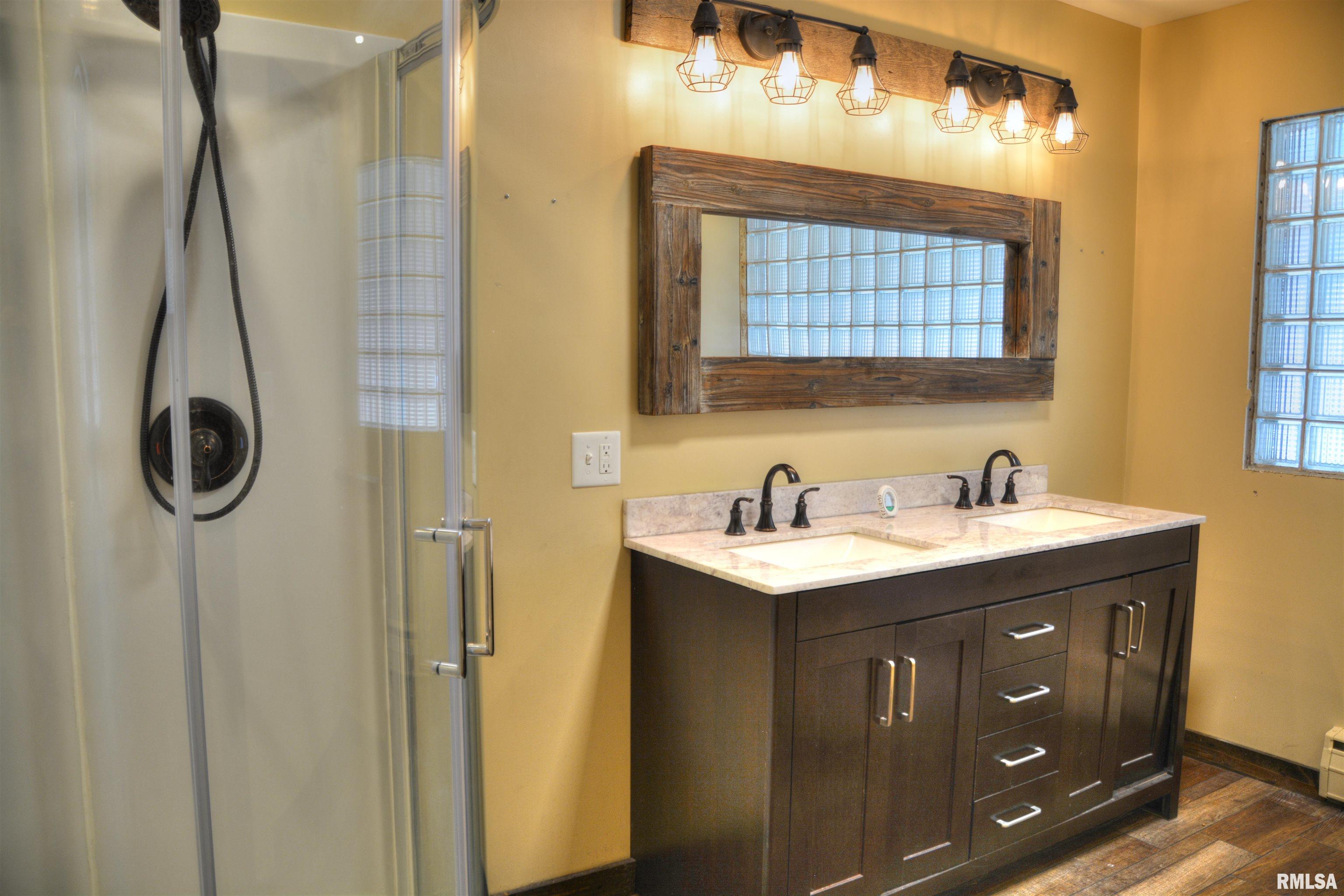 651 North Washington Street Bushnell, IL 61422 - Photo 12 of 29