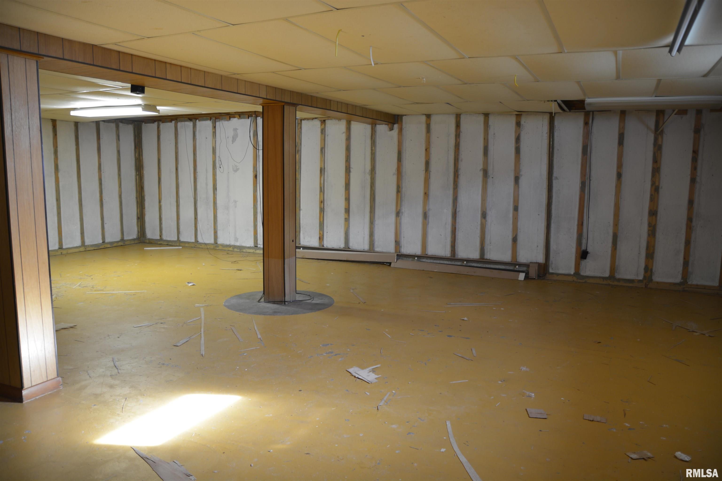 651 North Washington Street Bushnell, IL 61422 - Photo 21 of 29