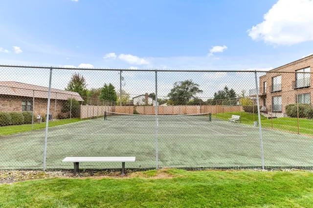 $289,900 | 4050 Dundee Road, Unit 205, Northbrook, IL 60062