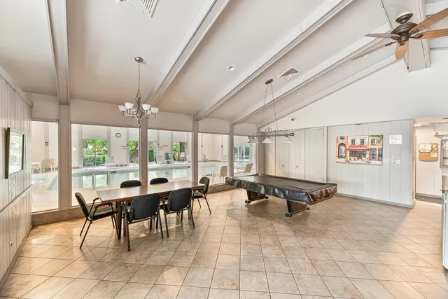 $289,900 | 4050 Dundee Road, Unit 205, Northbrook, IL 60062