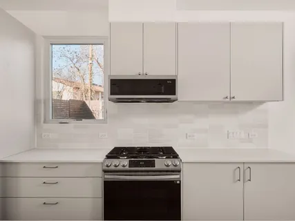 $699,000 | 3209 Dolphin Drive, Unit 2, Austin, TX 78704