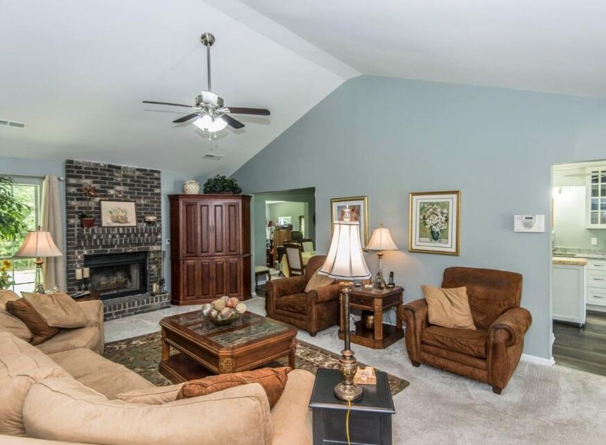 211 Laurel Ridge Road North Charleston, SC 29418 - Photo 3 of 5 211den