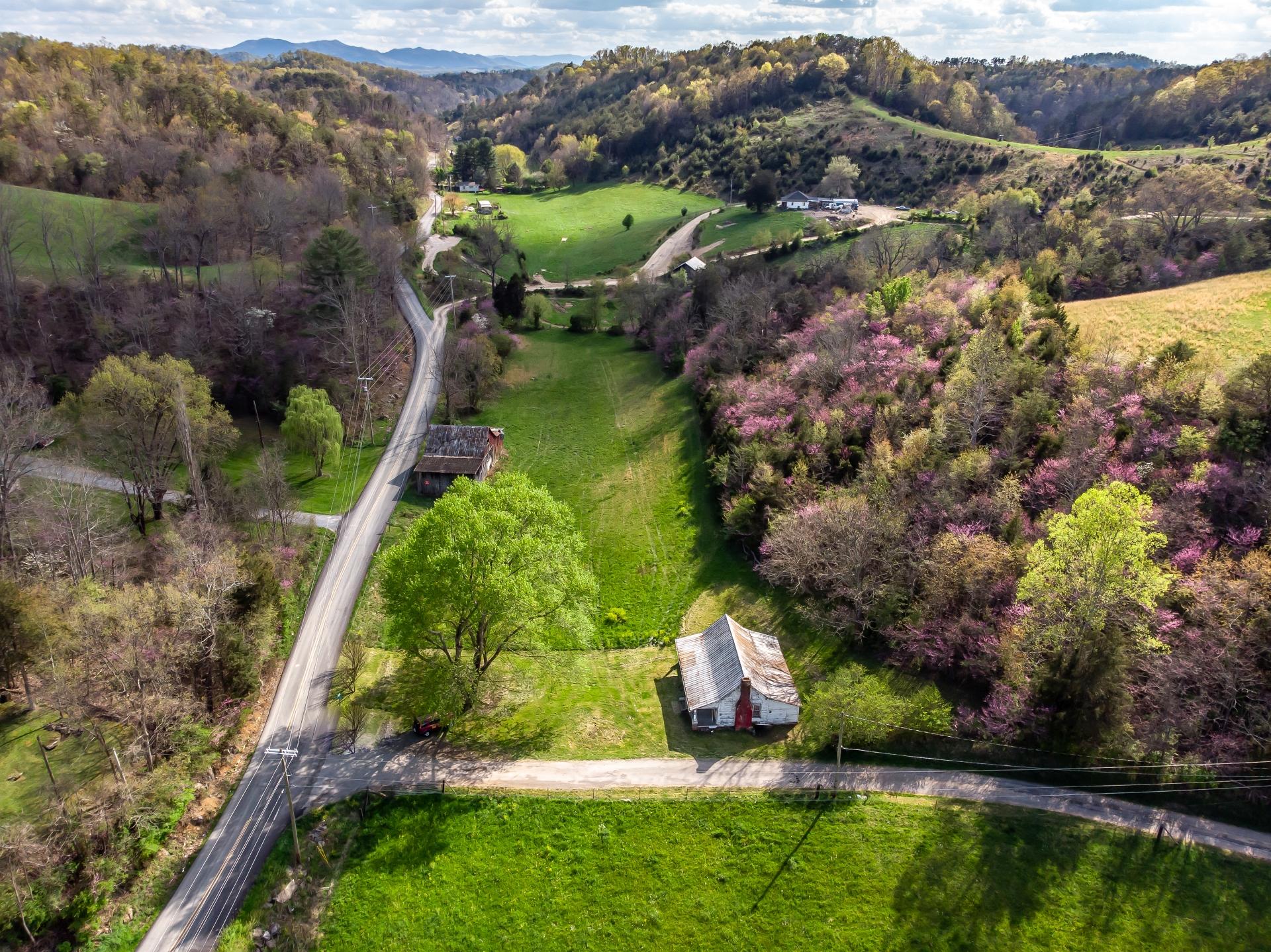 309 Rock Hill Road Watauga, TN 37694 - Photo 11 of 55 309RockHillW_086