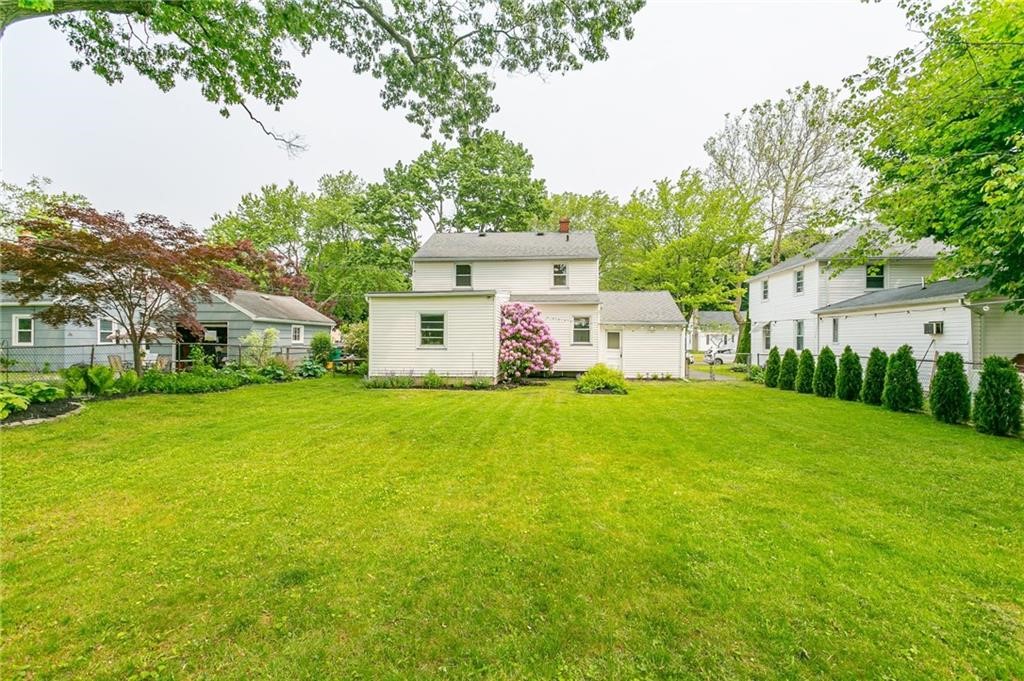 379 Brandon Road Irondequoit, NY 14622 - Photo 31 of 34 Summer