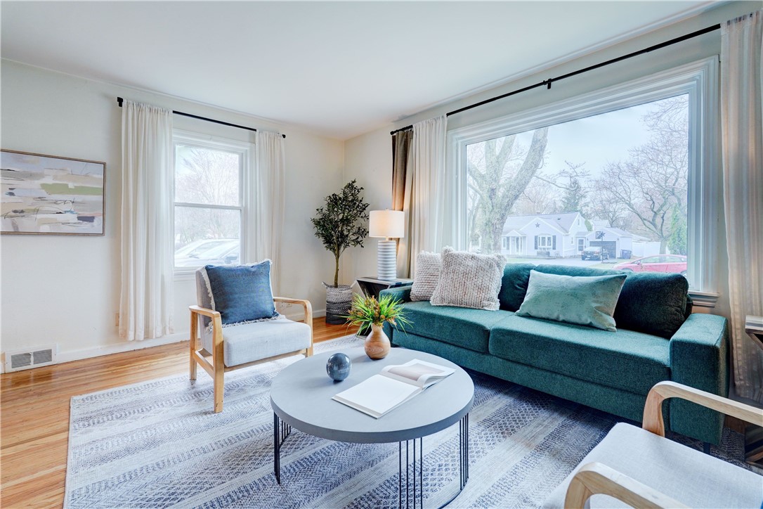 379 Brandon Road Irondequoit, NY 14622 - Photo 6 of 34