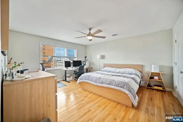 $3,900 | 9 Legend Hills Drive, Edgewater, NJ 07010