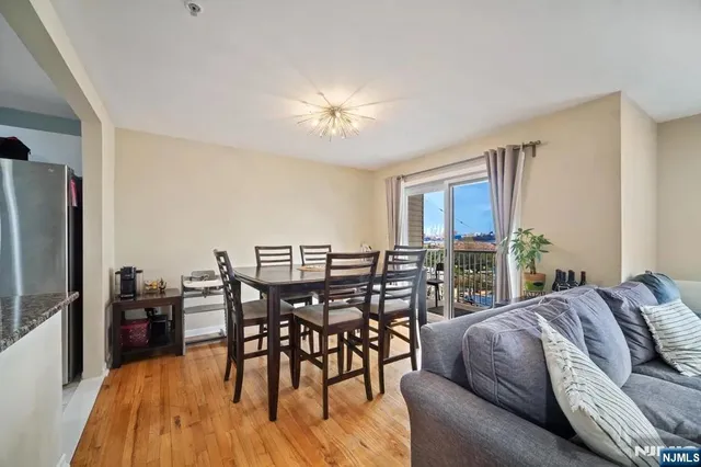 $3,900 | 9 Legend Hills Drive, Edgewater, NJ 07010