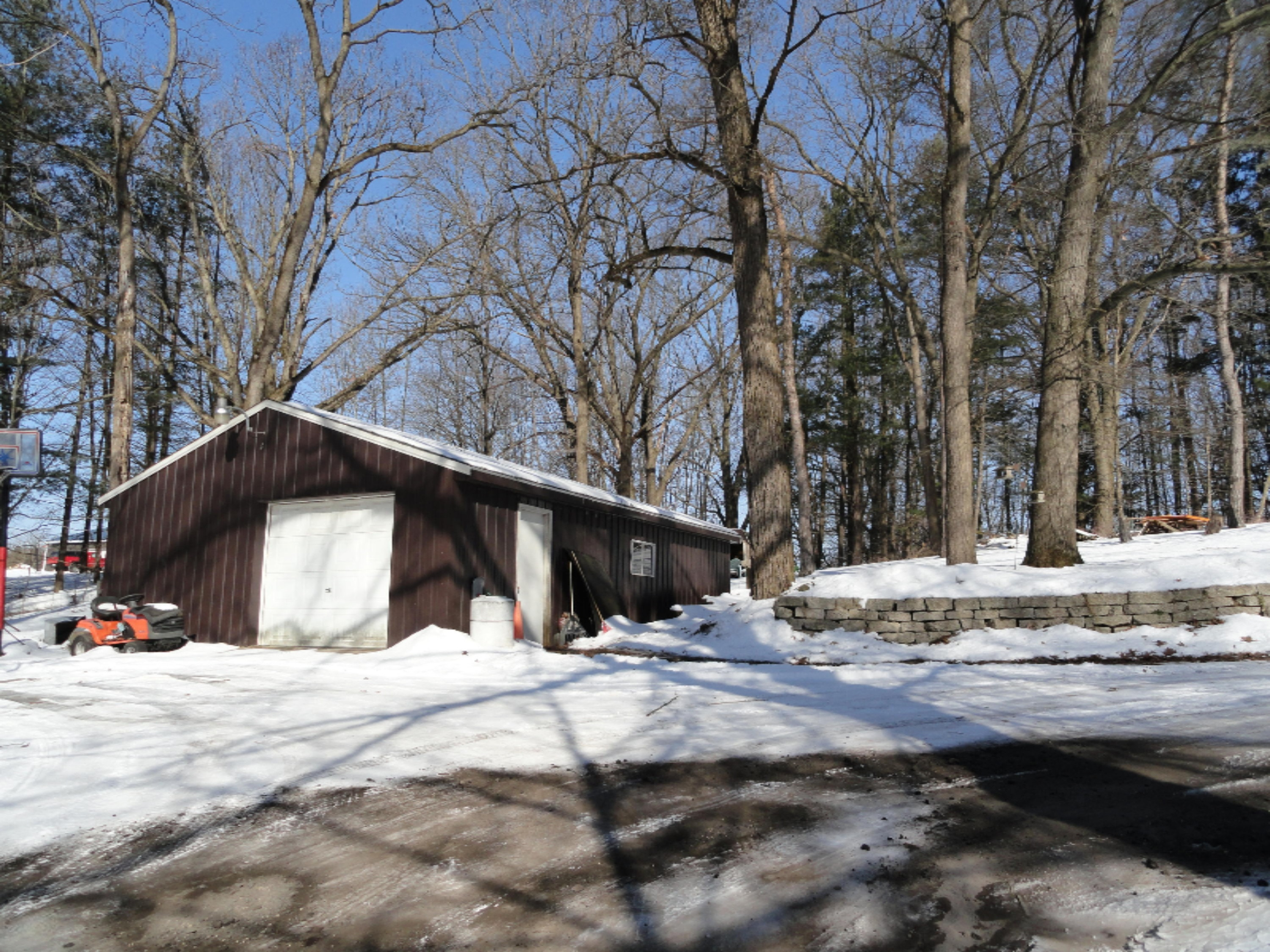 8240 Centerline Road Saranac, MI 48881 - Photo 4 of 17 Pole barn