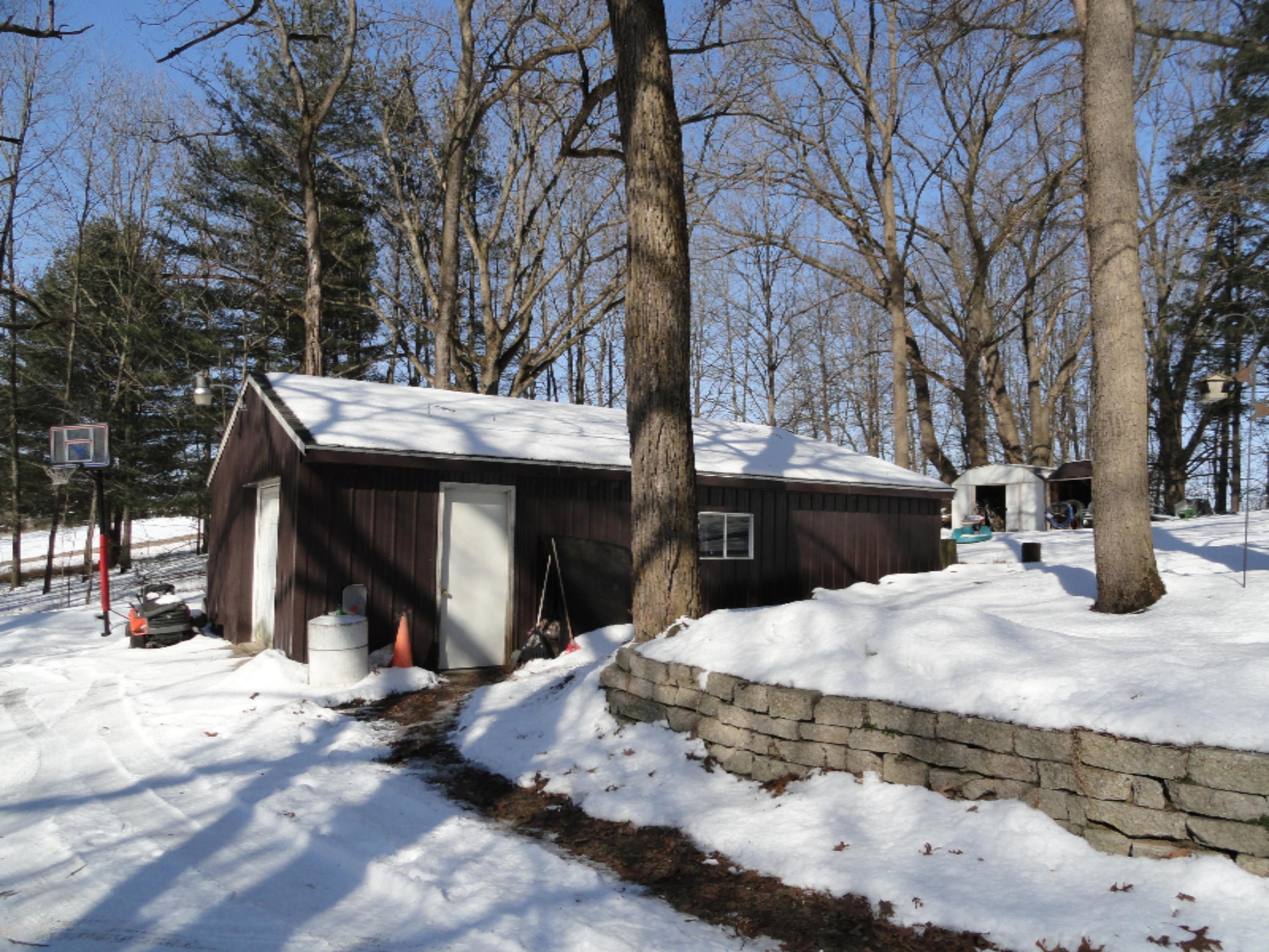 8240 Centerline Road Saranac, MI 48881 - Photo 5 of 17 pole barn 2