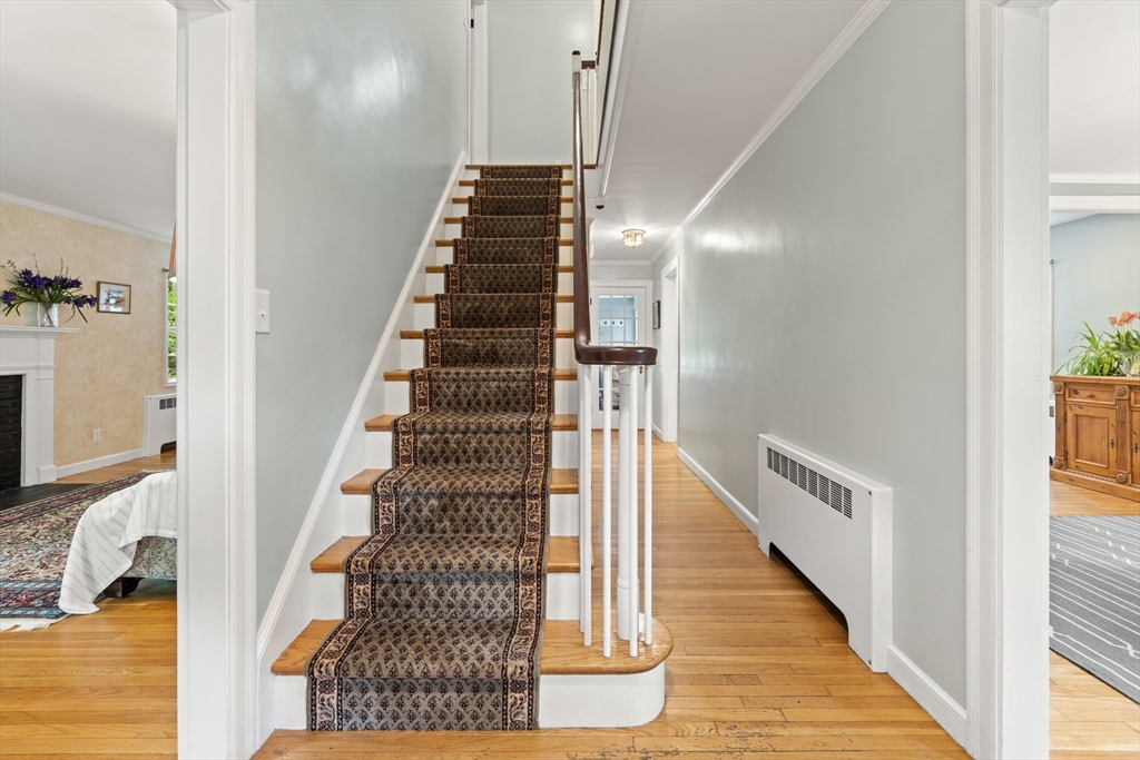 127 Allerton Road Milton, MA 02186 - Photo 5 of 42 Gallery Image 5