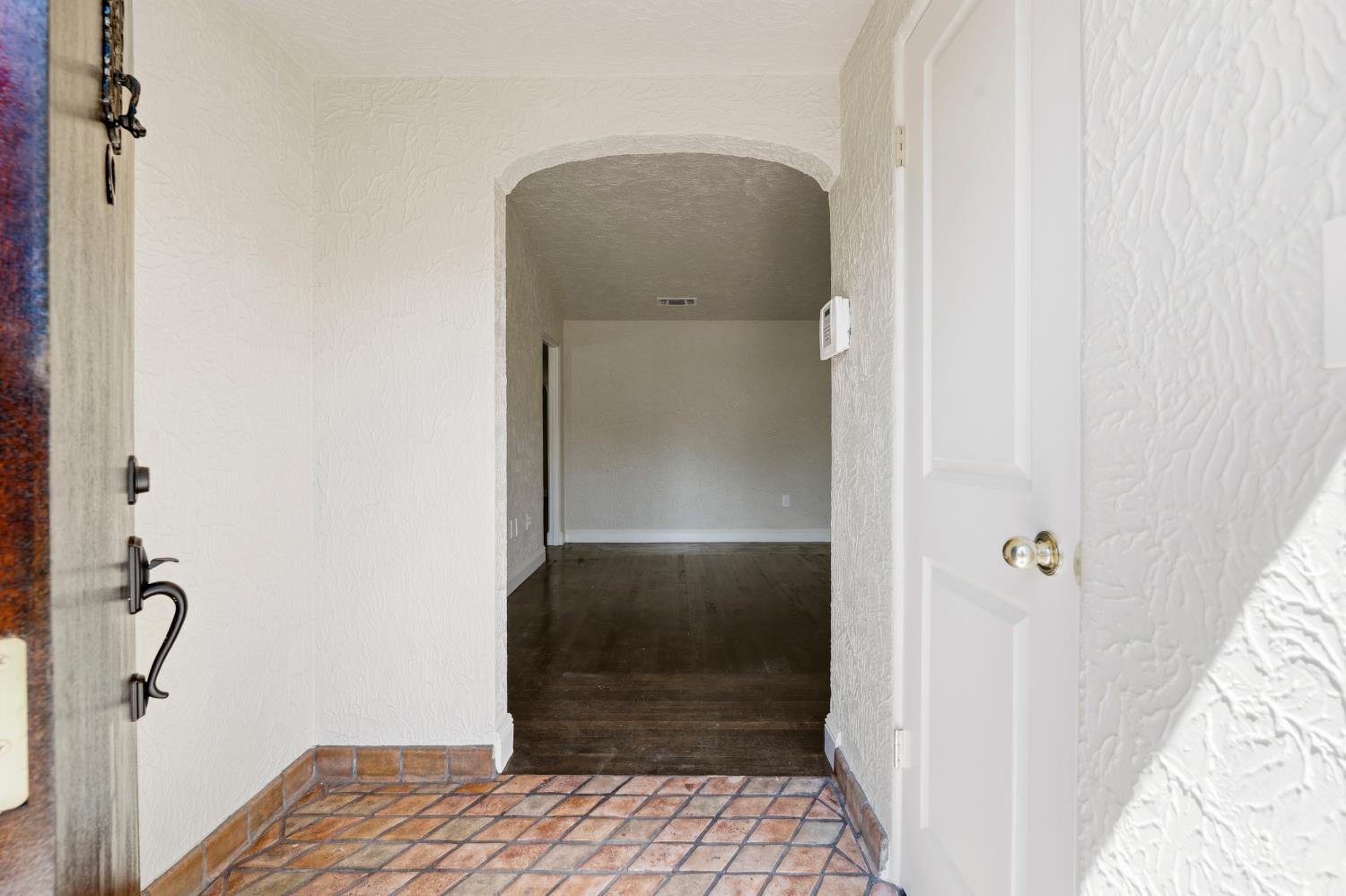 1015 College Avenue Modesto, CA 95350 - Photo 6 of 56