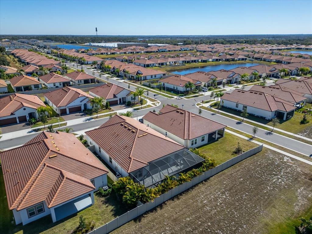 17173 Scuba Crest Street Wimauma, FL 33598 - Photo 14 of 100