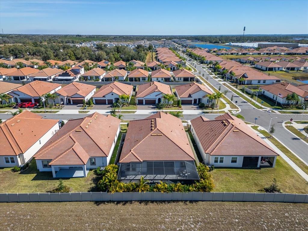 17173 Scuba Crest Street Wimauma, FL 33598 - Photo 15 of 100