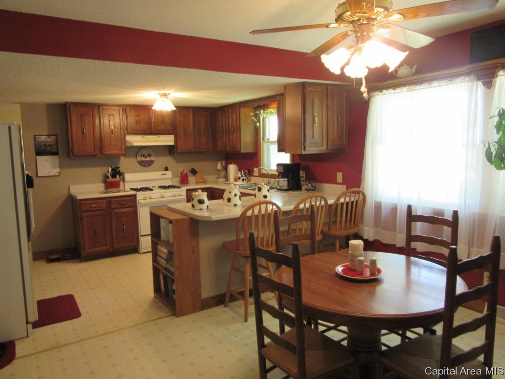 95 Mesa Road Springfield, IL 62702 - Photo 9 of 19