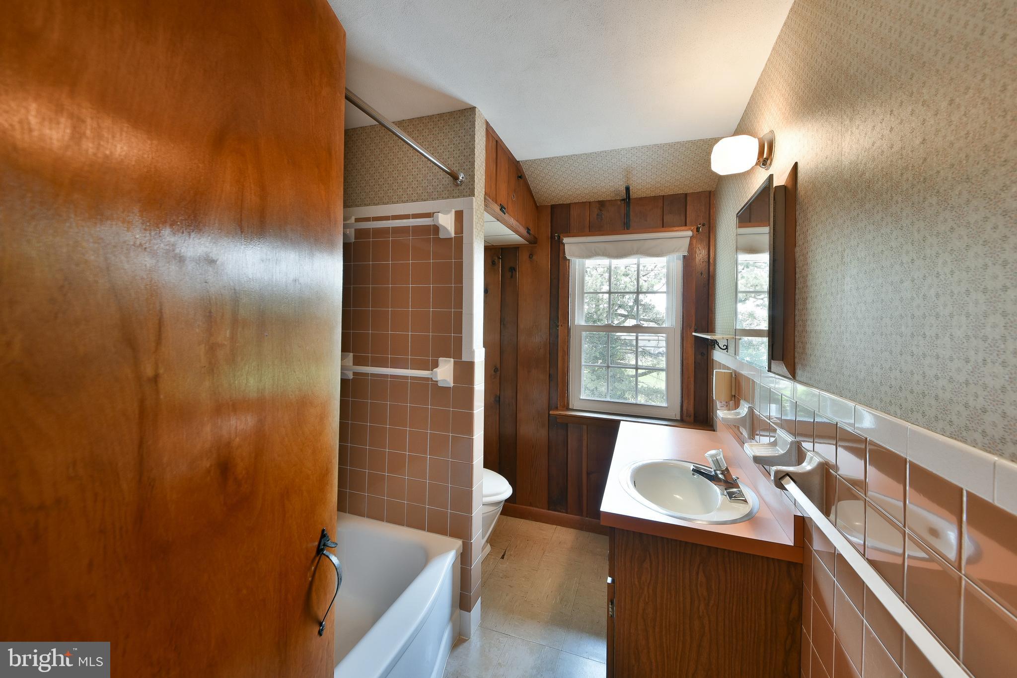 439 Manor Road Hatboro, PA 19040 - Photo 27 of 34 Gallery Image 27