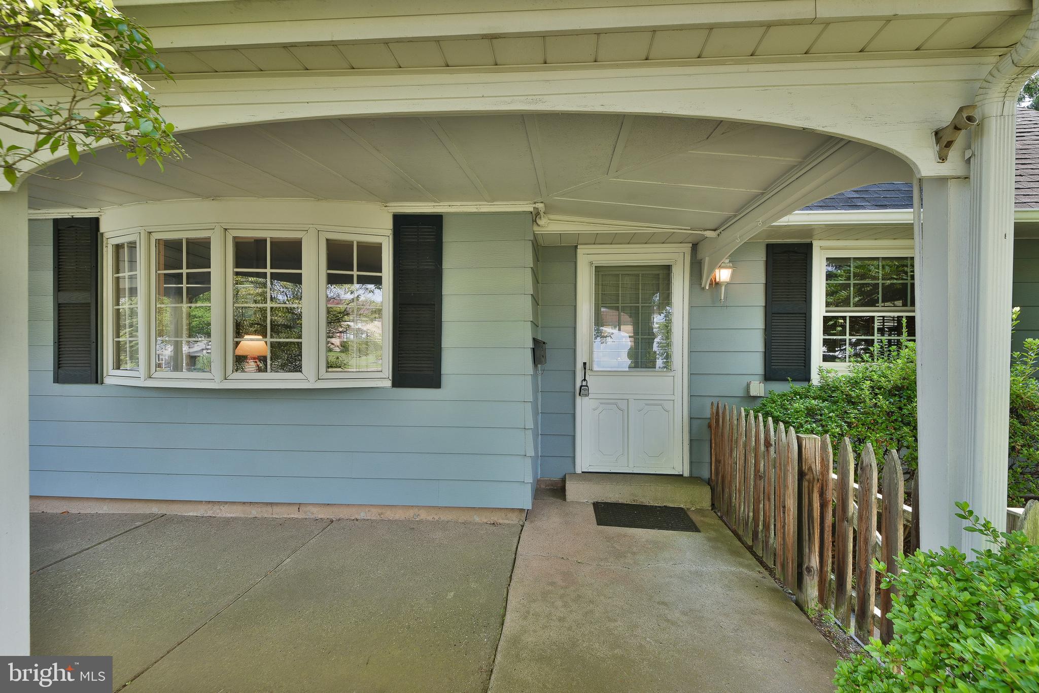 439 Manor Road Hatboro, PA 19040 - Photo 6 of 34 Gallery Image 6