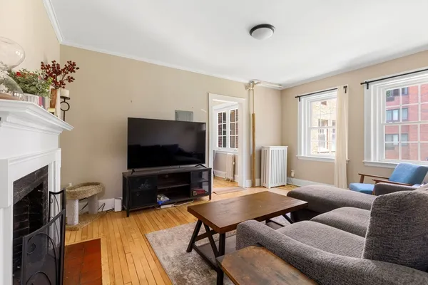 $3,250 | 21 Chauncy Street, Unit 21, Cambridge, MA 02138