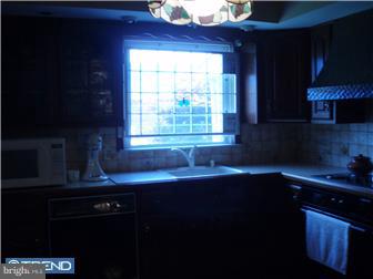 9940 Woodfern Road Philadelphia, PA 19115 - Photo 7 of 12 Kitchen