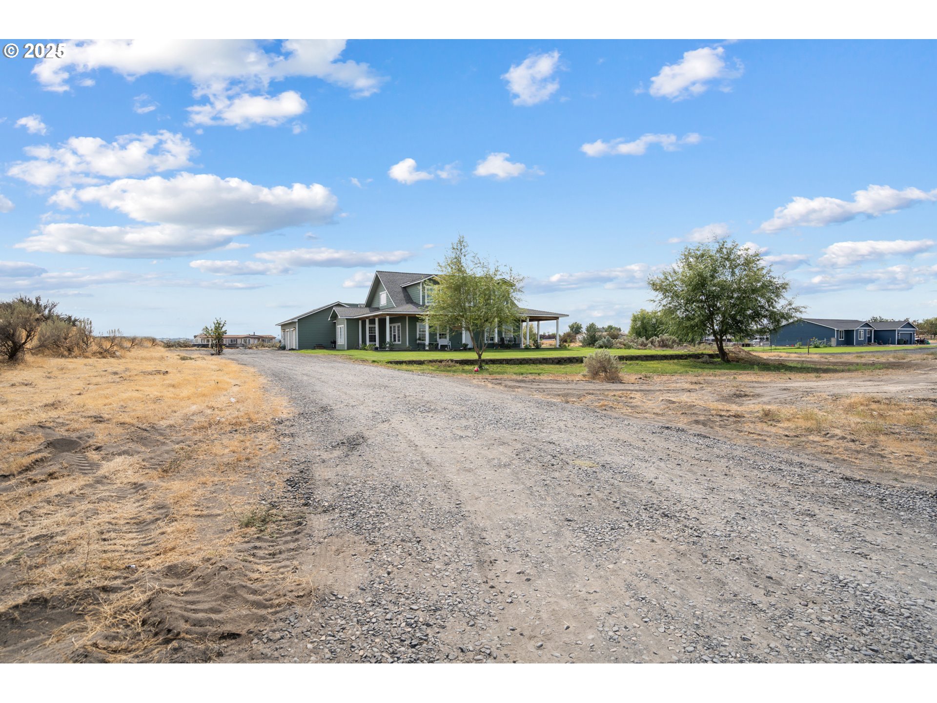 31946 Sun Rdg Lane Hermiston, OR 97838 - Photo 31 of 36 a view of a large yard