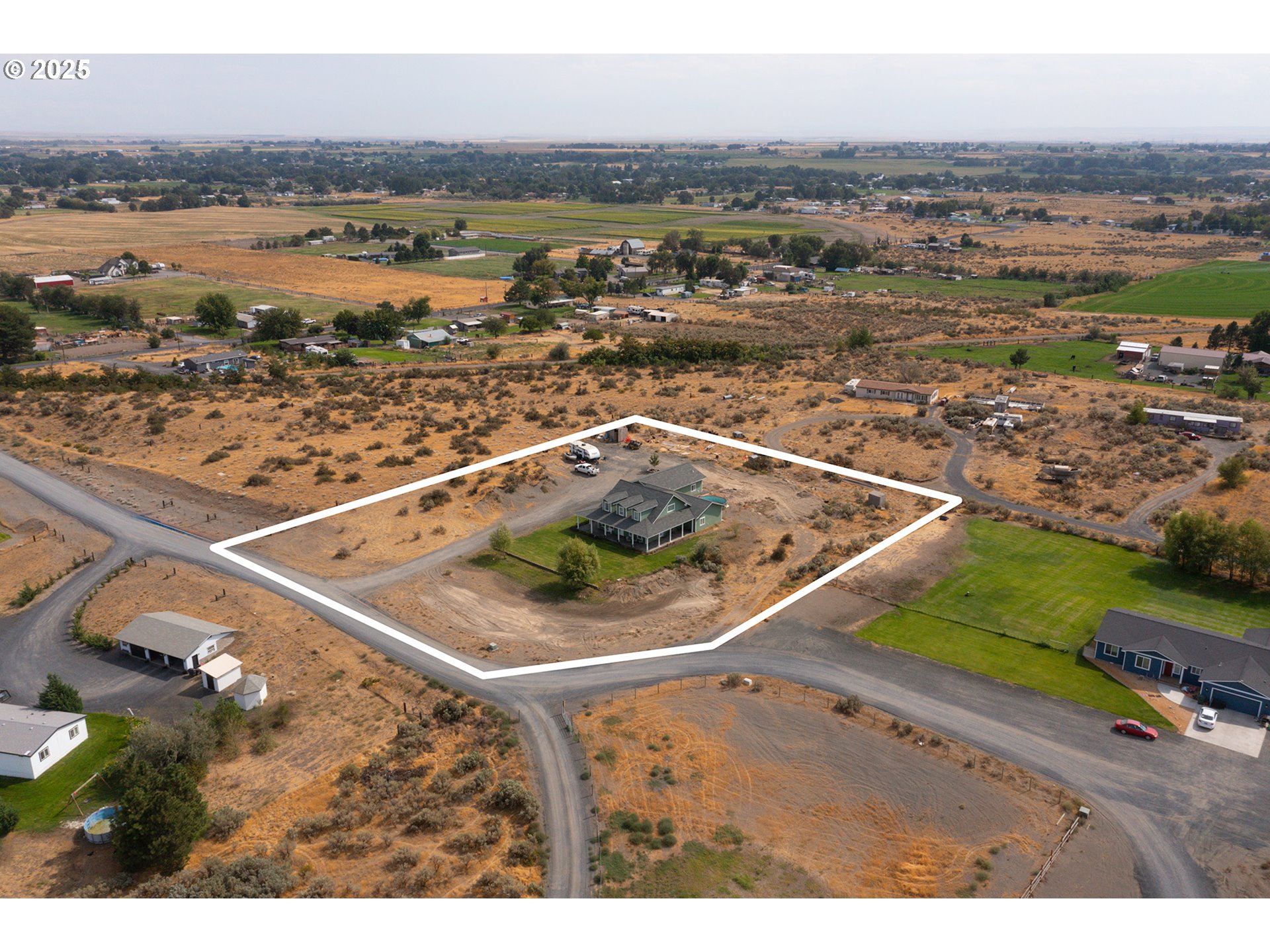 31946 Sun Rdg Lane Hermiston, OR 97838 - Photo 35 of 36 a view of a city