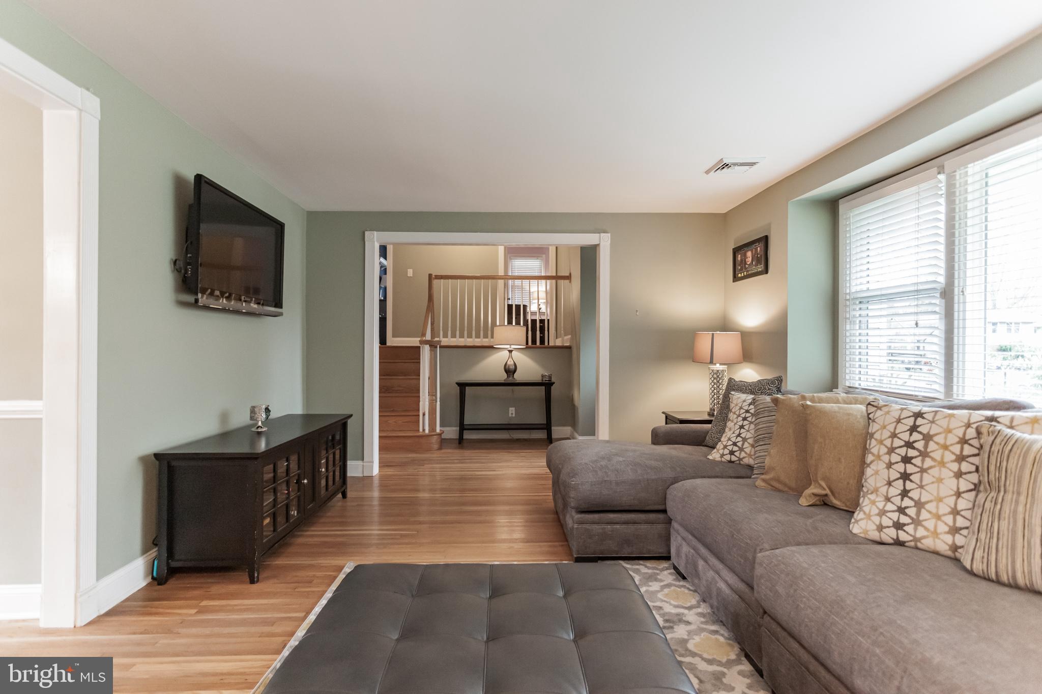 35 Mercer Hill Road Ambler, PA 19002 - Photo 5 of 28 Living Room