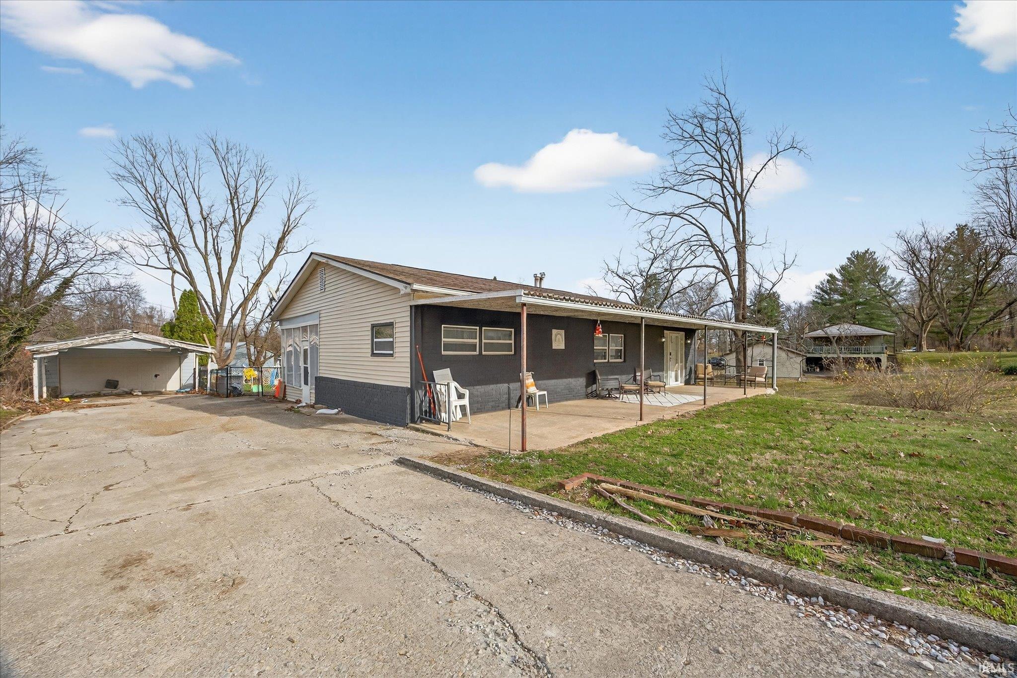 4130 West Stoutes Creek Road Bloomington, IN 47404 - Photo 3 of 36