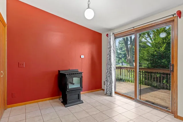 a view of a livingroom with furniture