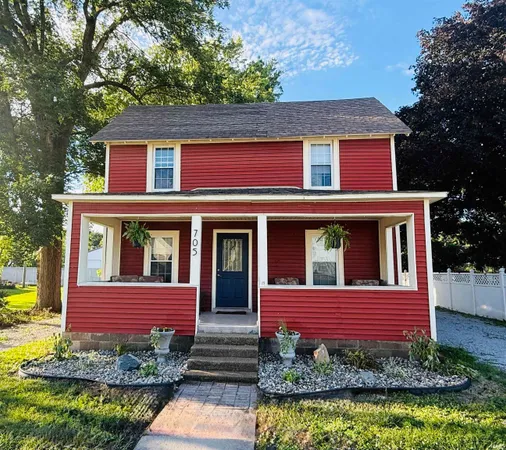 $225,000 | 705 East 2nd Street, Reynolds, IN 47980