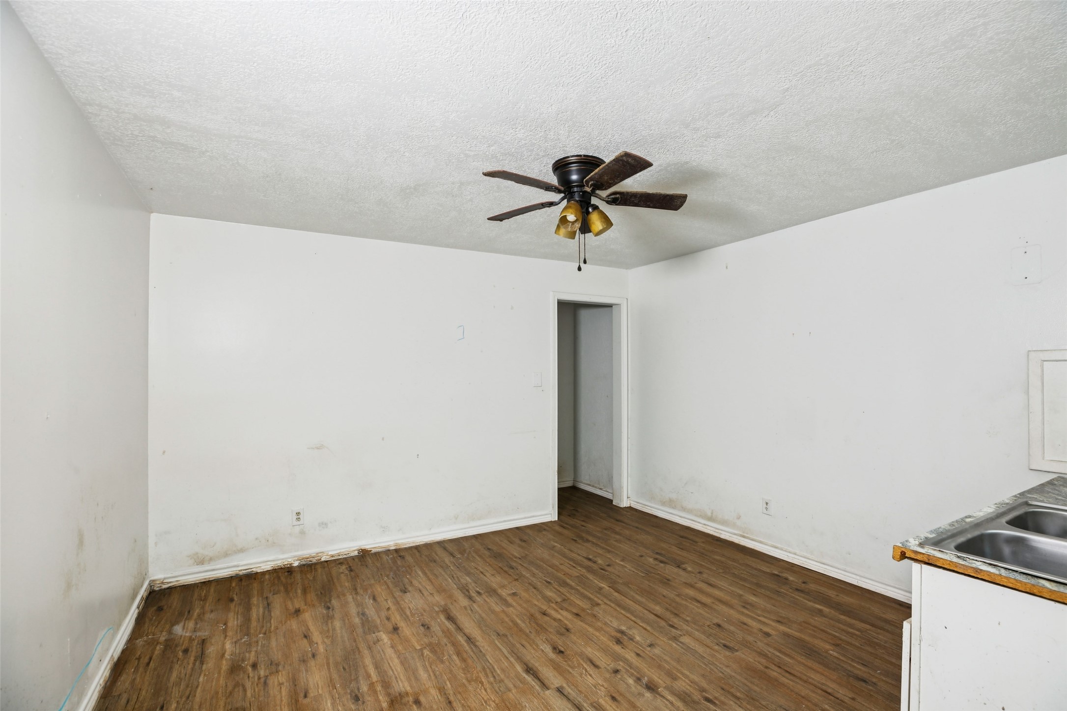242 Bishop Street Livingston, TX 77351 - Photo 4 of 42