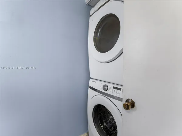a close up view of a washer and dryer