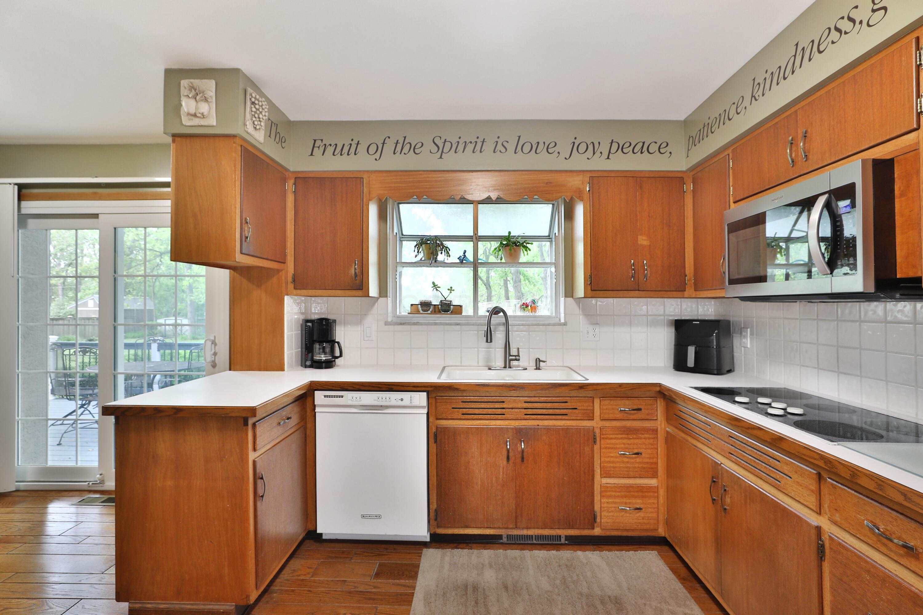 6653 Merwin Road Columbus, OH 43235 - Photo 26 of 55 Kitchen