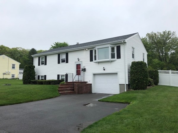 140 Butternut Road Somerset, MA 02726 - Photo 2 of 23 Gallery Image 2