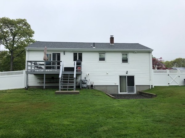 140 Butternut Road Somerset, MA 02726 - Photo 4 of 23 Gallery Image 4