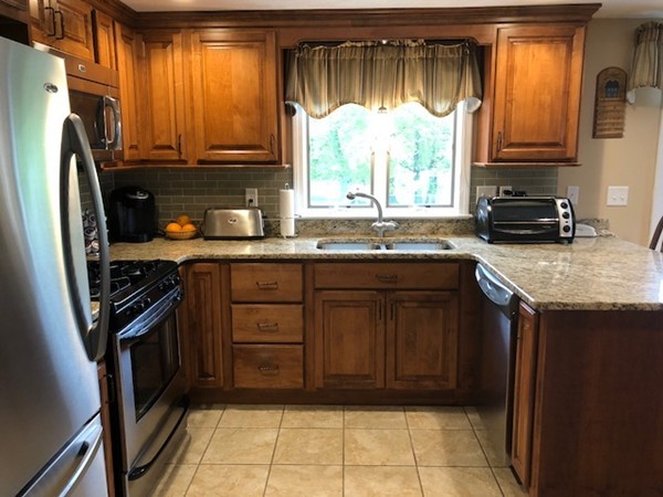 140 Butternut Road Somerset, MA 02726 - Photo 6 of 23 Gallery Image 6